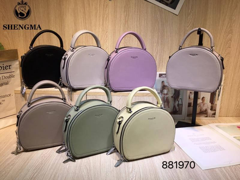 

Сумочка женская стильная полукруглая на молнии 19*16 см в разных цветах Lusha, Разные цвета