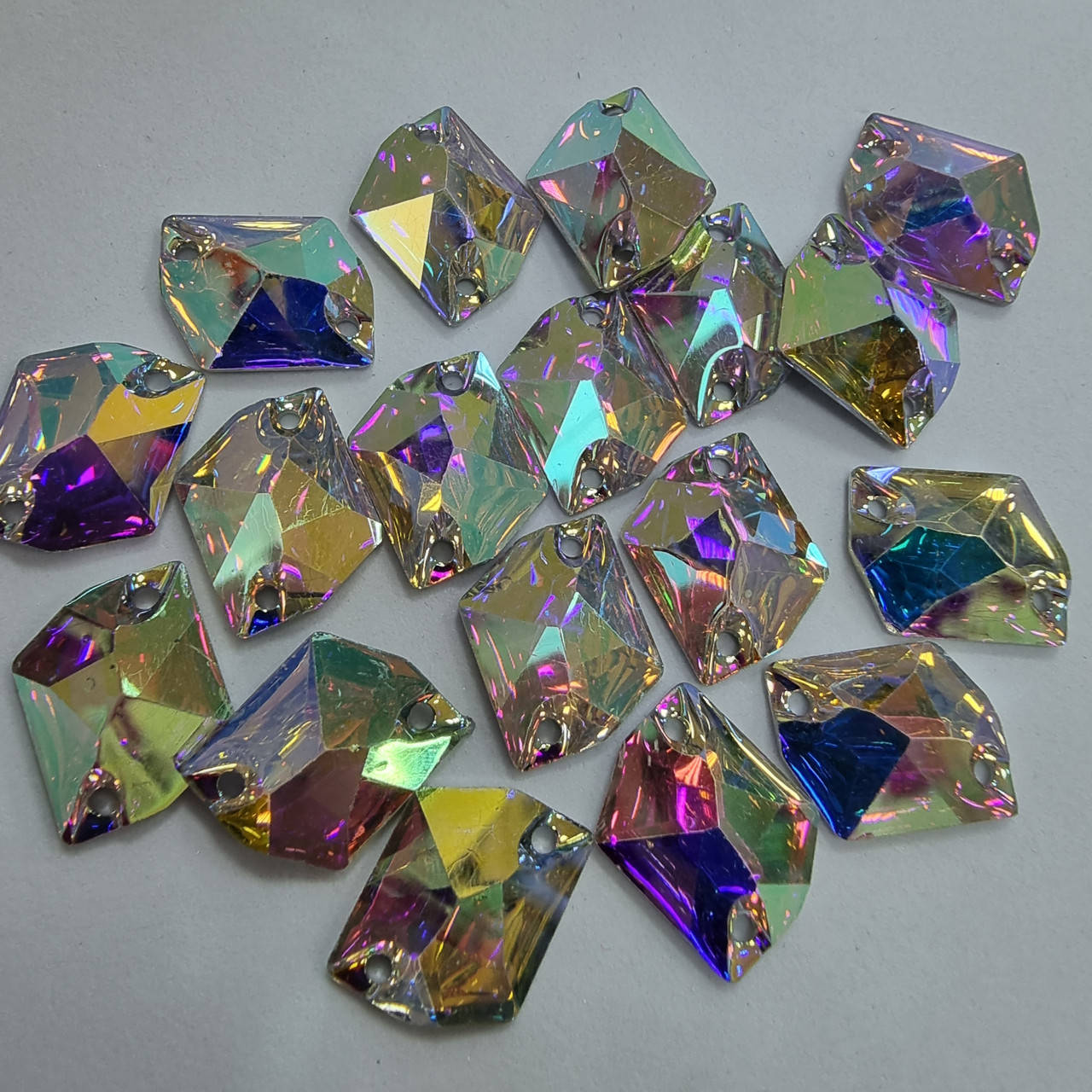 

Стразы пришивные Космик 16х21мм. Акрил Crystal AB
