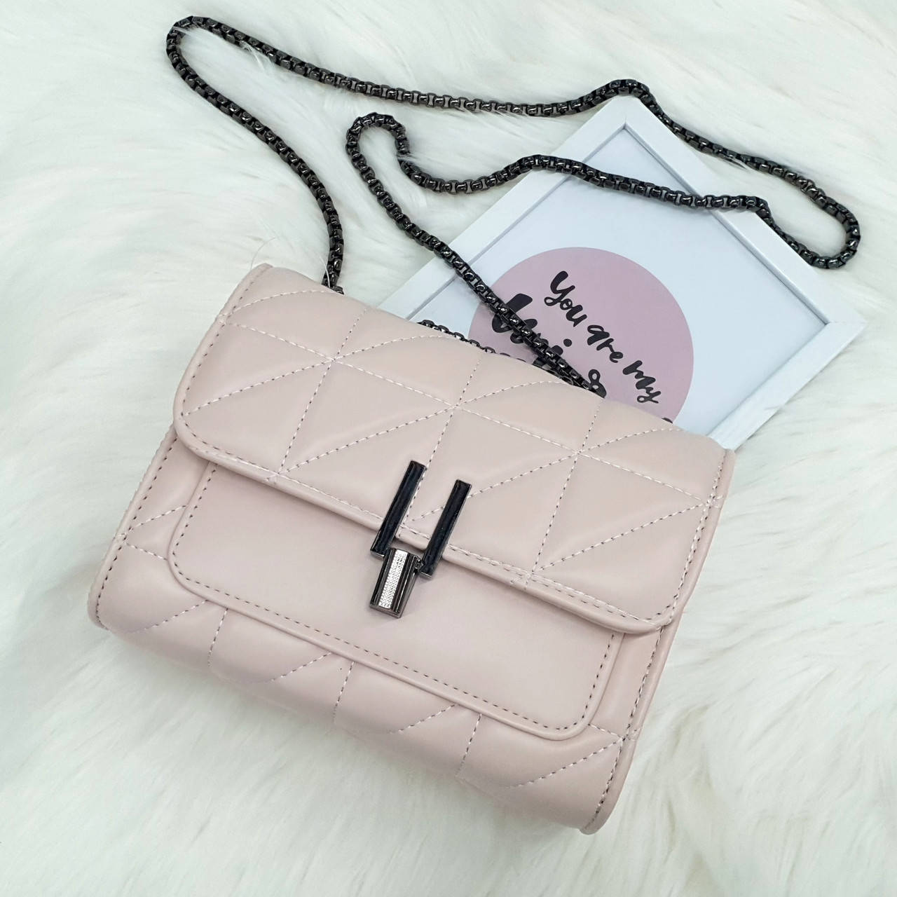 

Сумка жіноча з ланцюжком M&JJ Рожевий 20х18х8 см (5049)