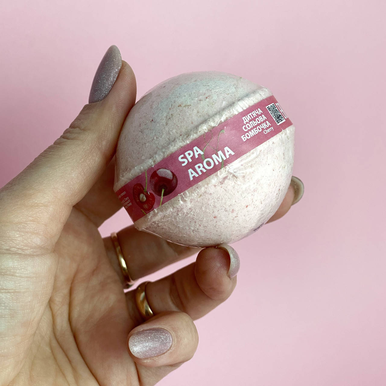 

Детская солевая бомбочка для ванн "Вишня" Bioton Cosmetics Spa & Aroma Bath Bomb