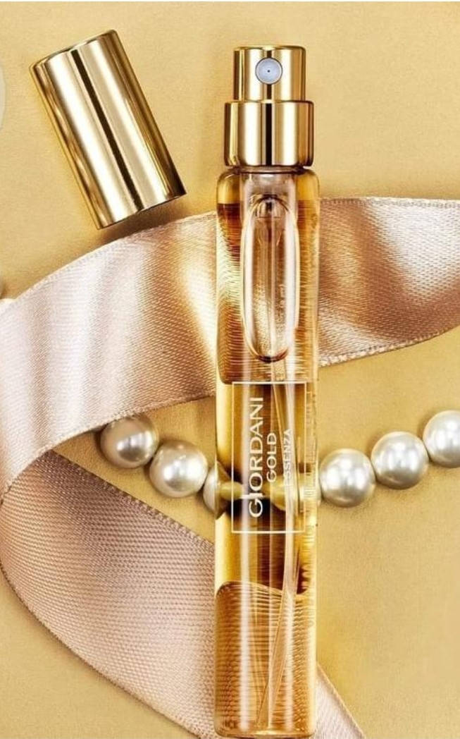 

Парфюмерная вода Giordani Gold Essenza. Мини-спрей 8мл