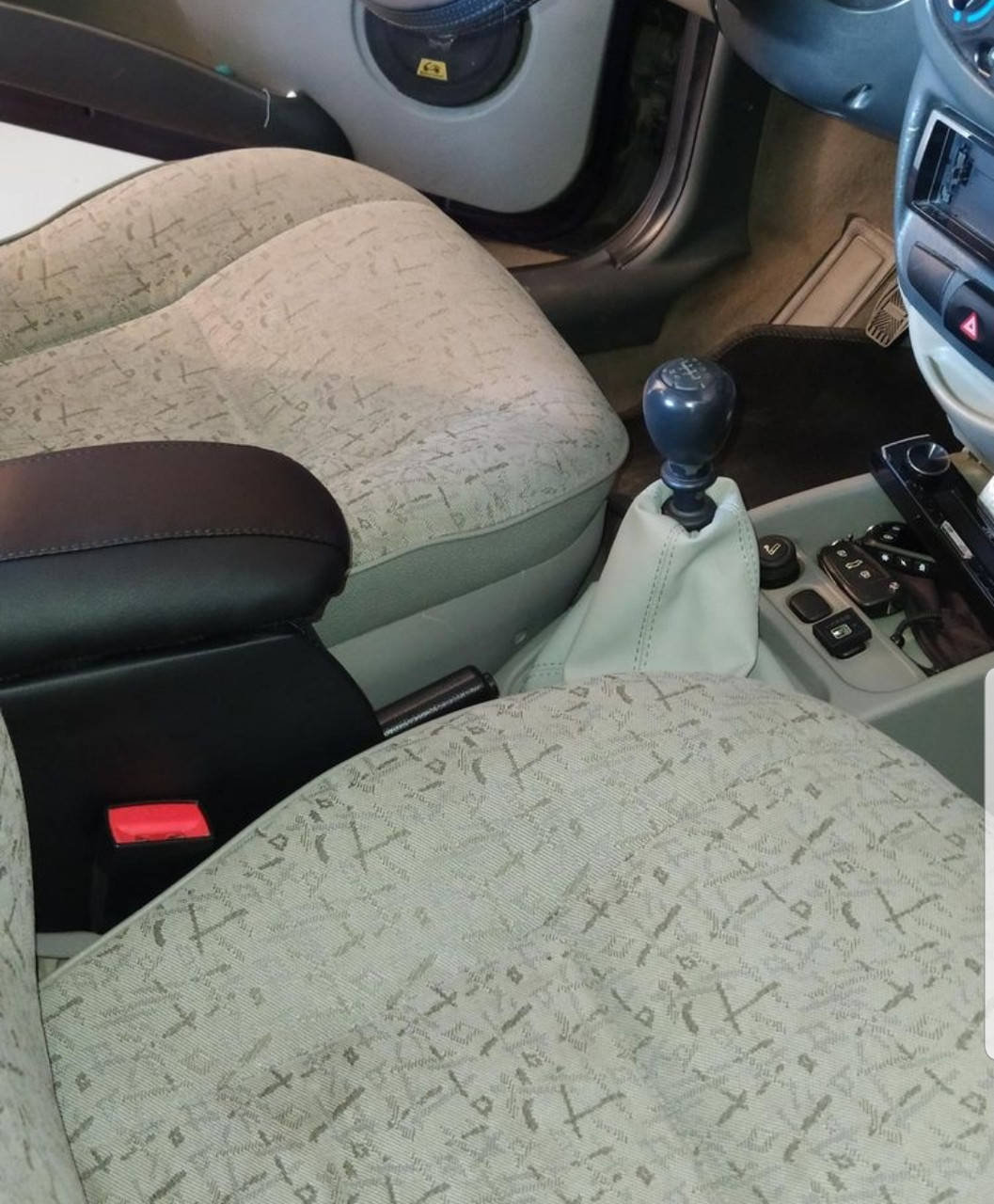 

Подлокотник автомобильний для Lada Kalina Лада Калина