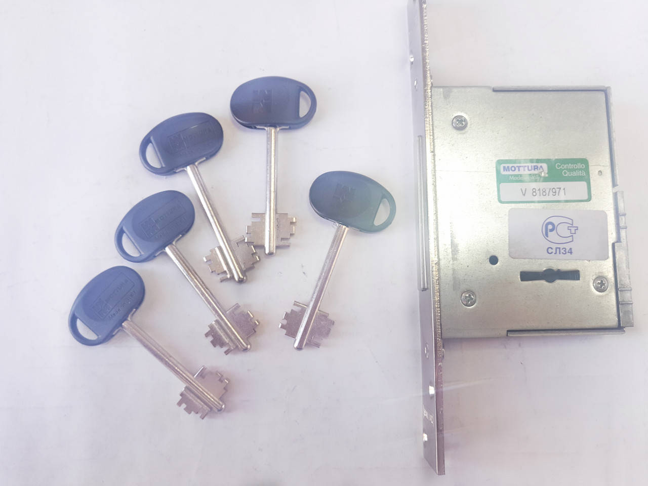 

Замок врезной дополнительный Mottura 40.751 (Италия)