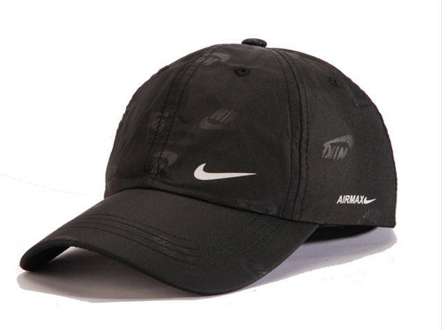 

Качественная дышащая бейсболка Nike, Черный