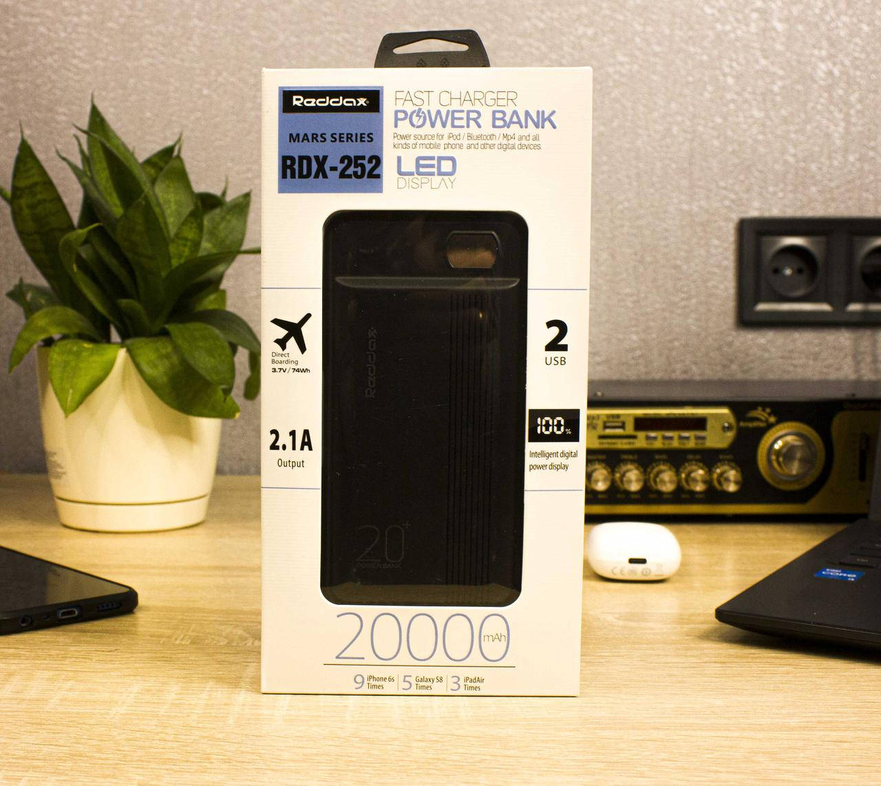 

Внешний аккумулятор Power Bank Reddax RDX-252 20000mAh LED дисплей 2 USB (Черный)