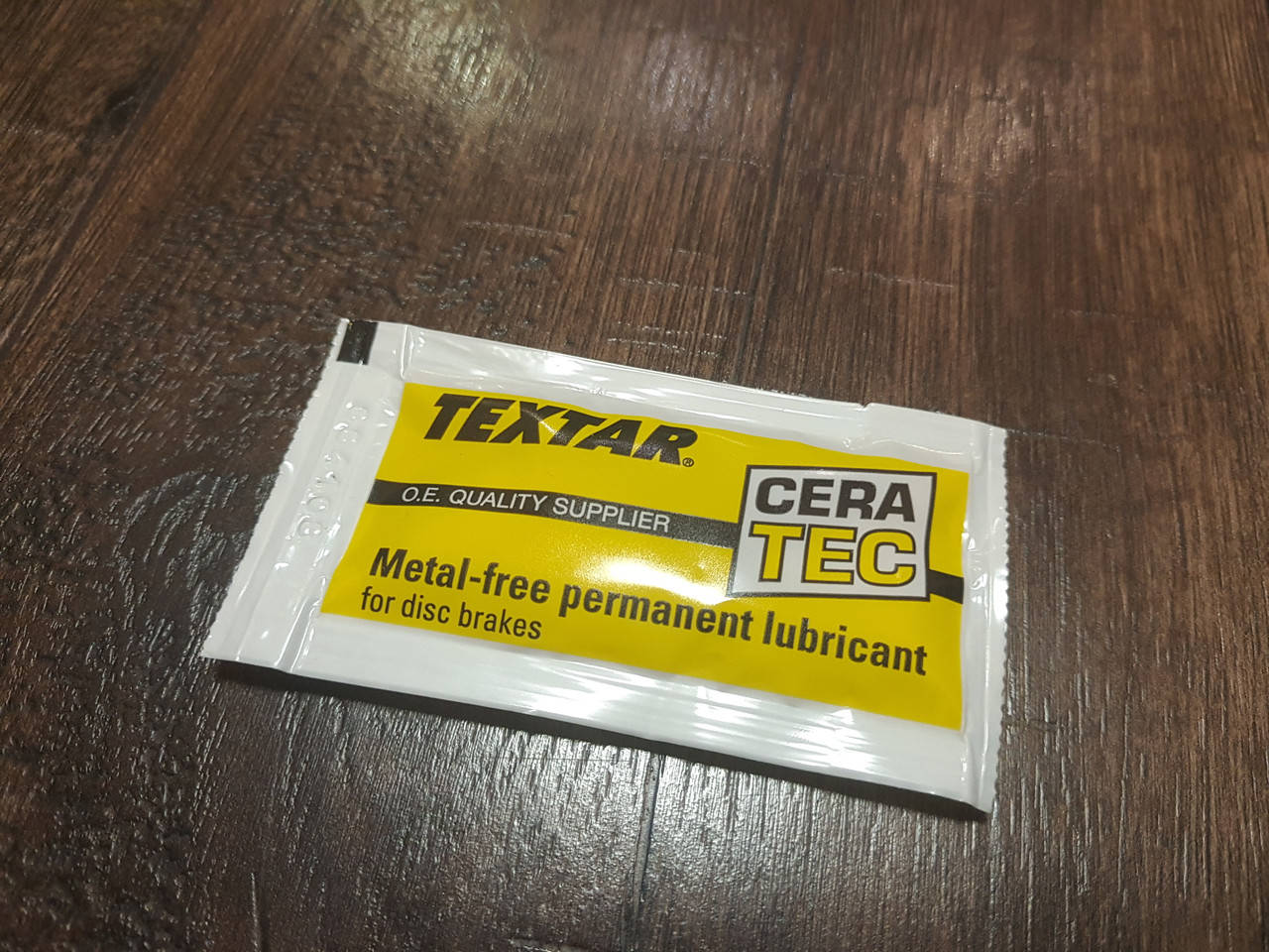 

Смазка для направляющих суппорта Textar (5ml) 81000500