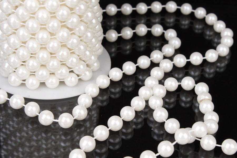 

Жемчуг на нитке (10мм х 10м) 5-77151