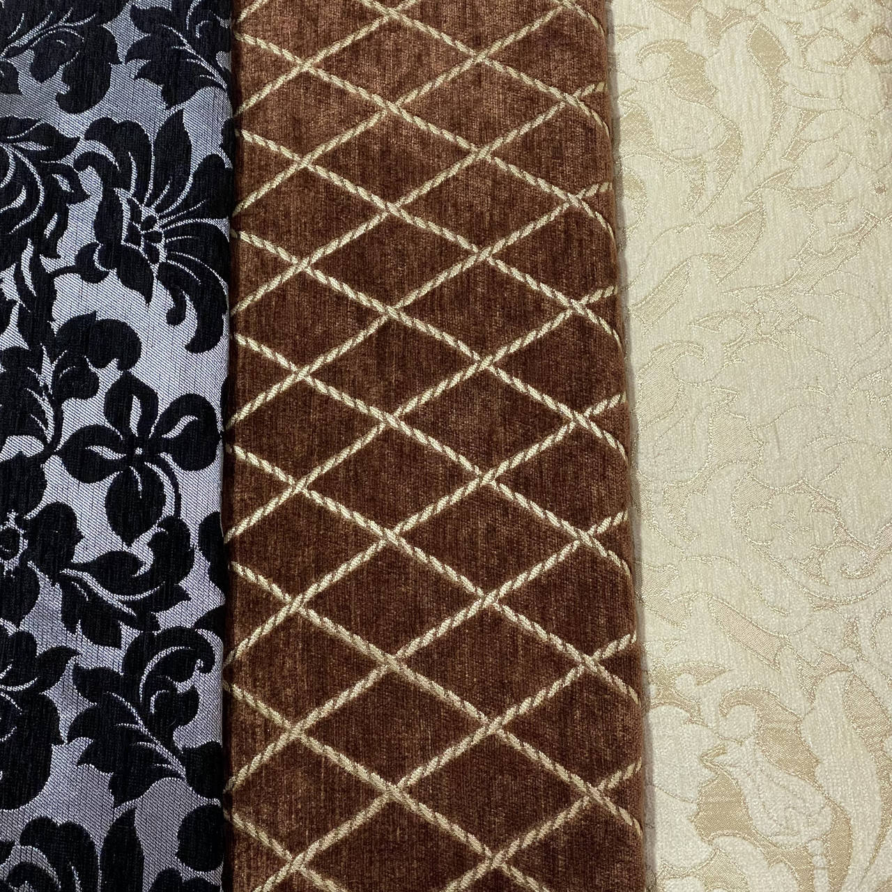 

Покрывало на диван или кровать с Шенилловой ткани Дивандек гобеленовый. Размер полуторний 150х200, Разные цвета