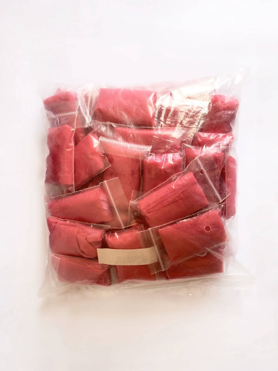 

Трусики-стринги одноразовые Doily ис спанбонда (50 шт/уп.) малиновые, Малиновый