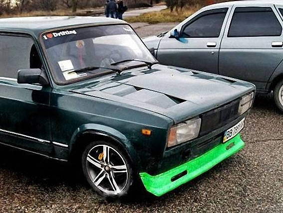 

Накладка под бампер "Вихур", Черный