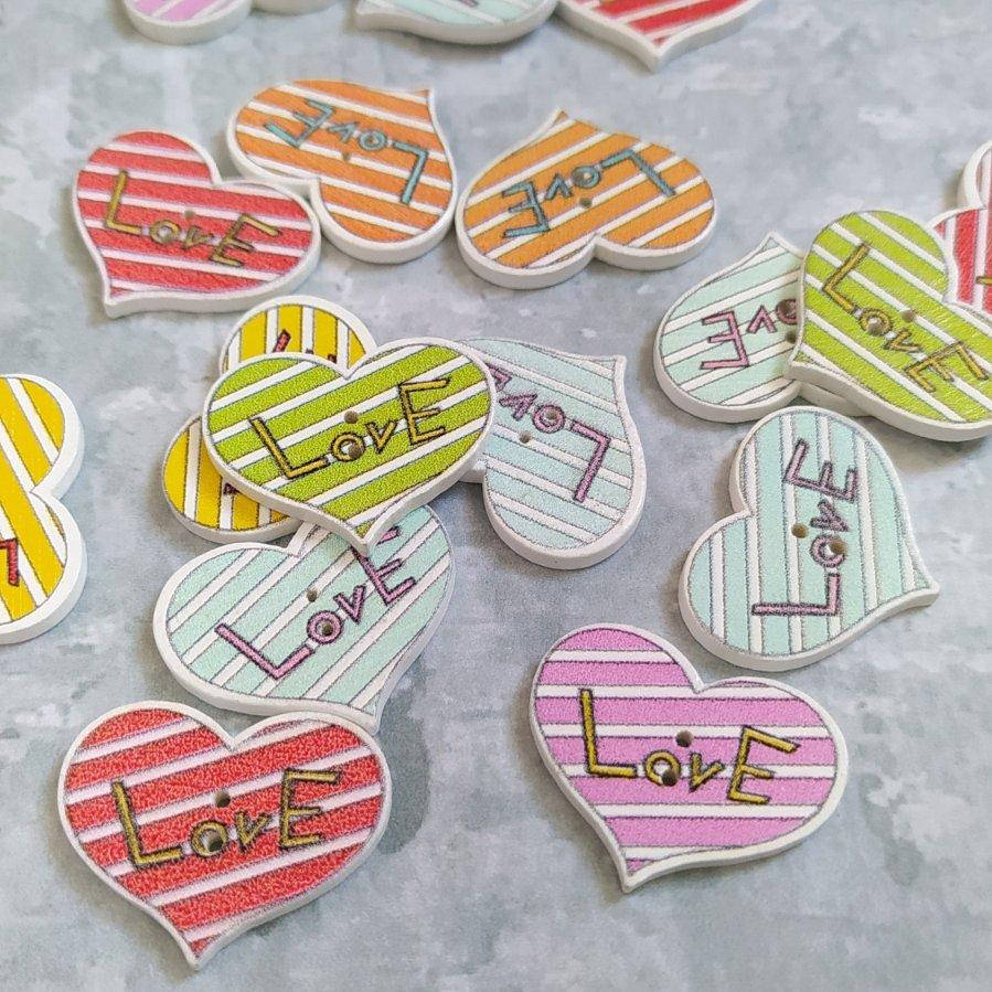 

Пуговичка сердечко "Love"