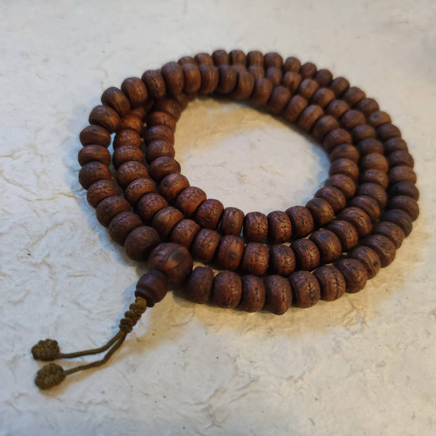 

Чётки Семя дерева Бодхичитта (Буддачитта) 108 бусин (d = 14 мм), Черный