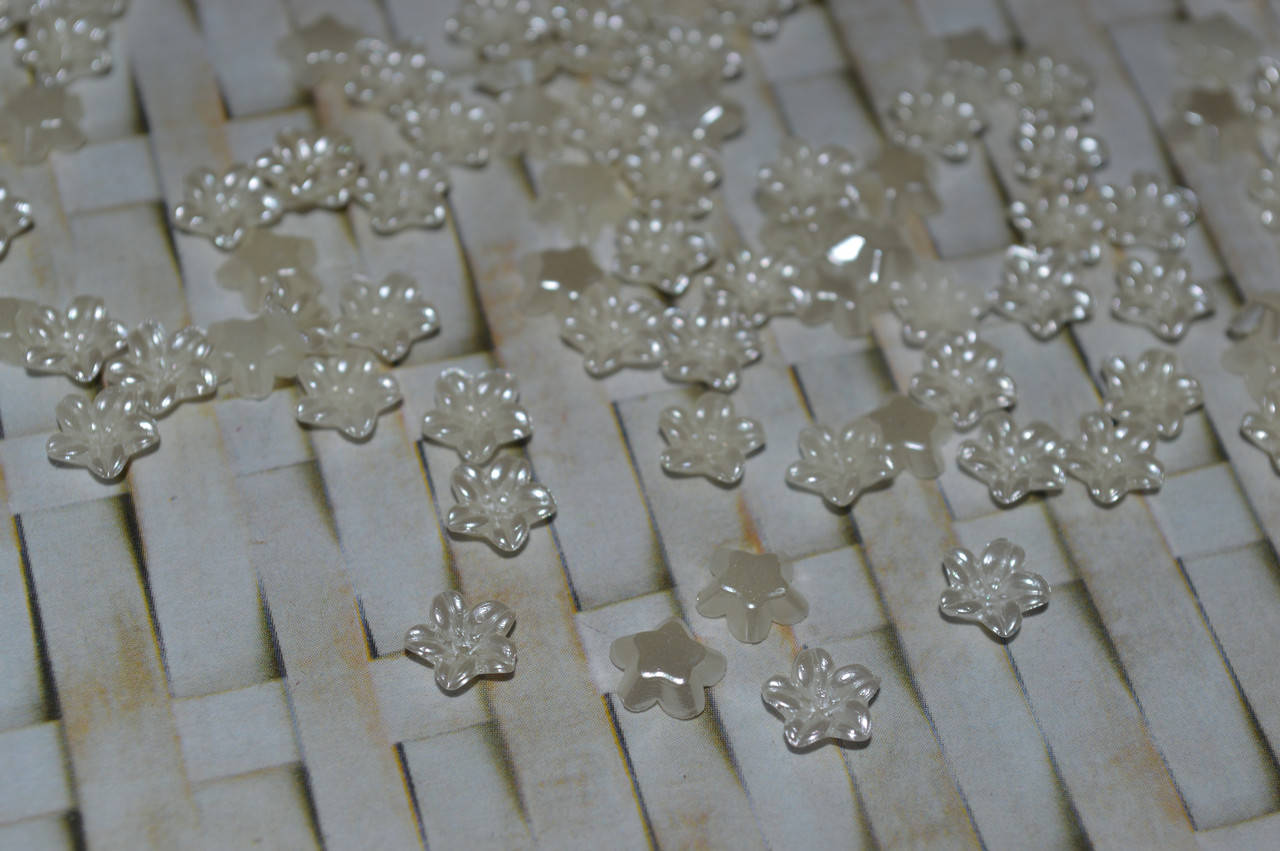 

Кабошон цветок жемчужный 7 мм