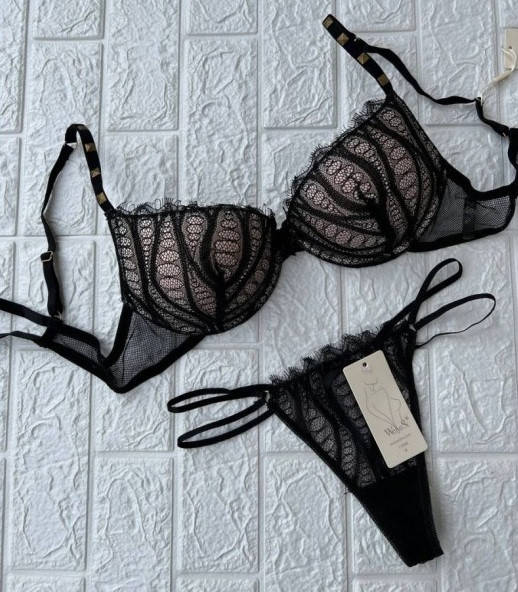 

Комплект нижнего белья 75-80-85В бюст на корректоре трусики стринги, Черный