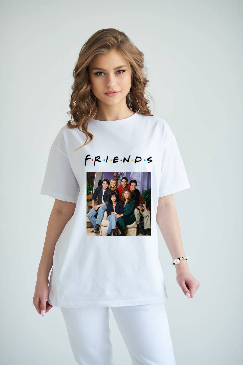 

Футболка женская Оверсайз Friends белая с рисунком ДРУЗЬЯ, Белый