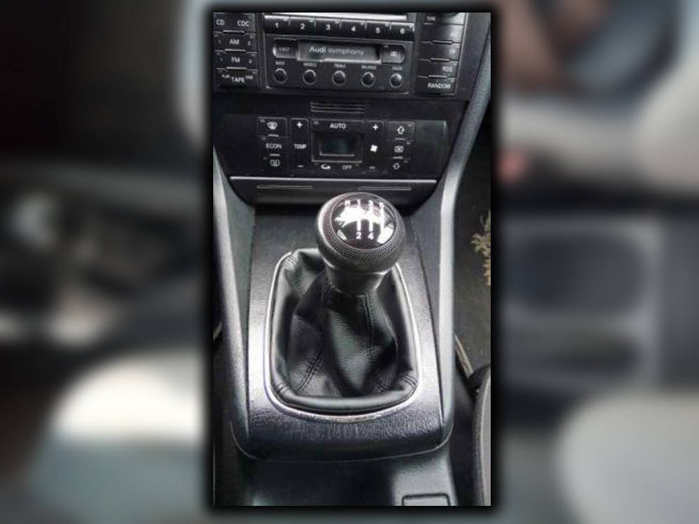 

Чехол ручки кпп Audi A6 C4 1994-1997 / Чехол на кулису Ауди А6 С4