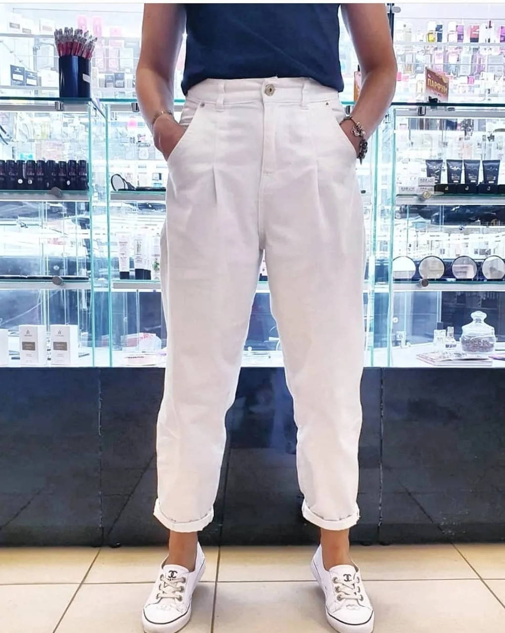 

Джинсы МОМ бананы белые Турция