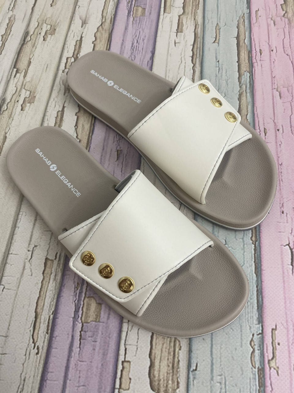 

Женские шлёпанцы Sahab 36(23,5см) 37(24,2см) 38(24,8см) 39(25,5см) 40(26,2см) размер в размер 38