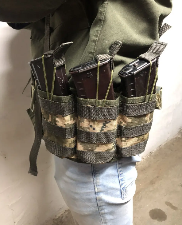 

Подсумок на 3 магазина Пиксель камуфляж АК MOLLE к разгрузке