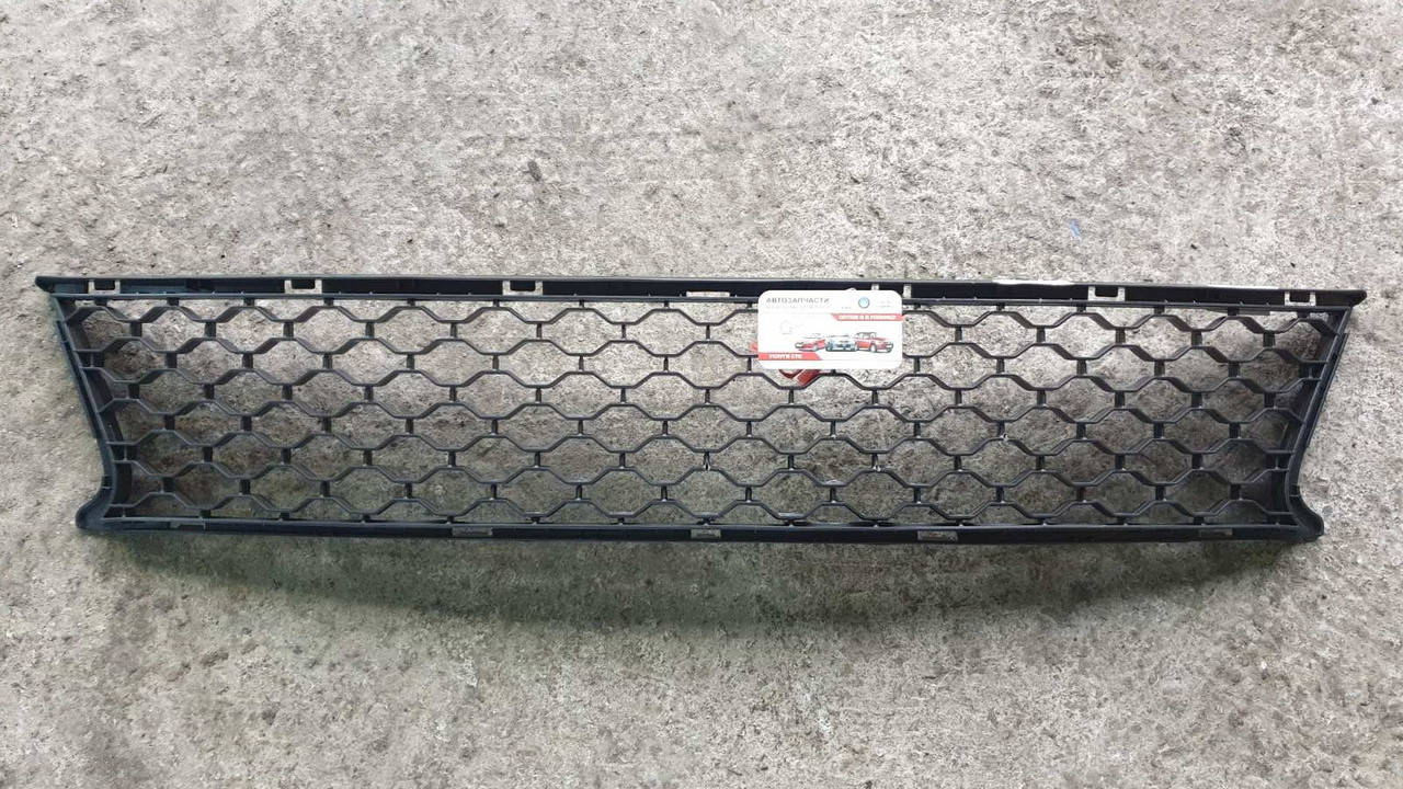 

Решетка бампера нижняя оригинал 10011606 MG 6