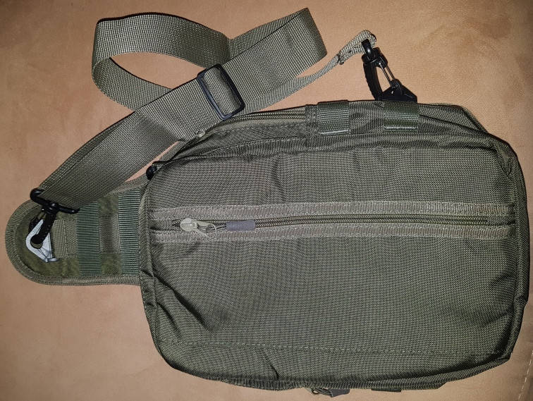 

Сумка спиннингиста наплечная 9 л