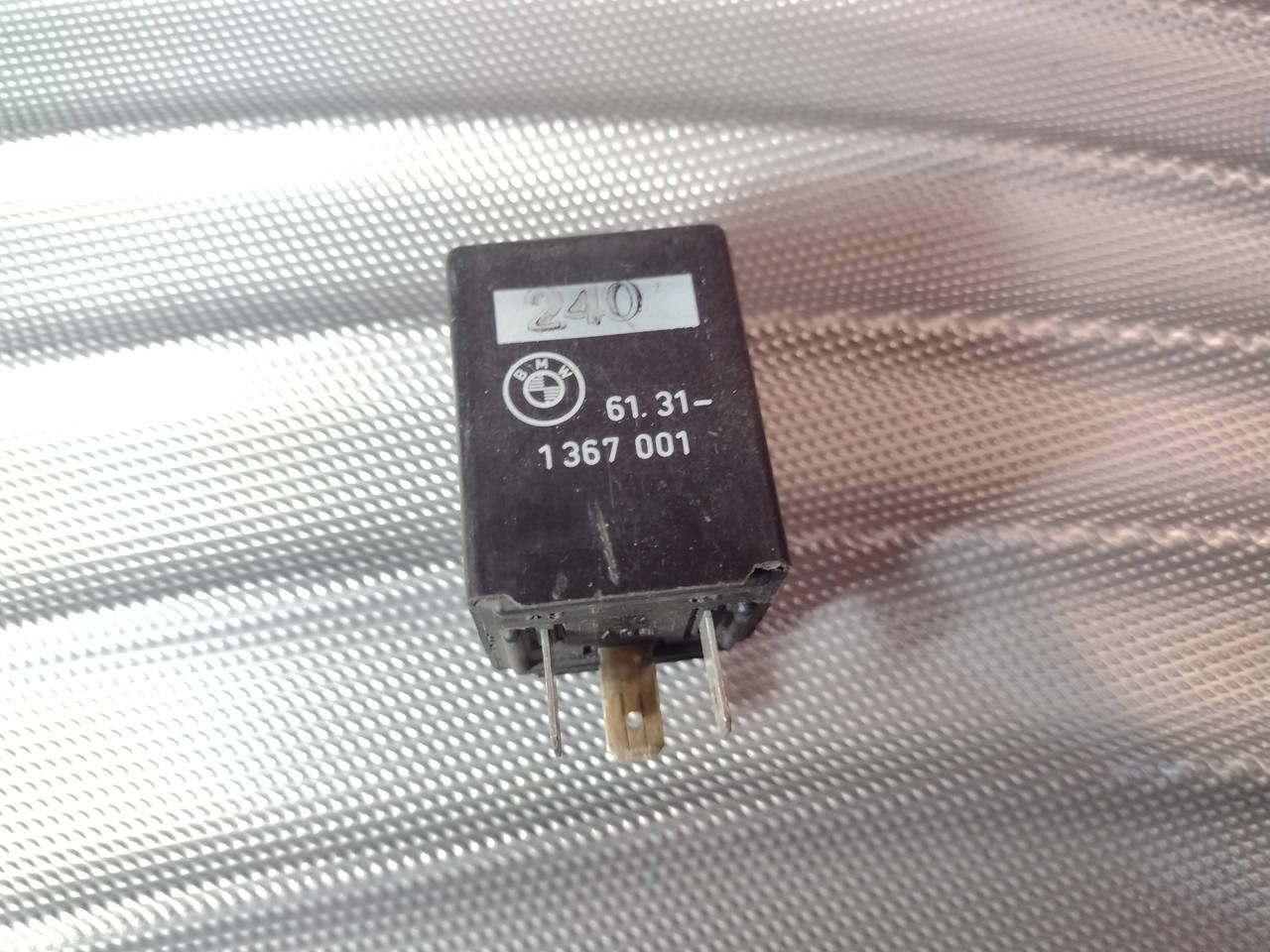 

Реле BMW 3 E30 E36 черное HELLA БМВ е30 е36 рэле