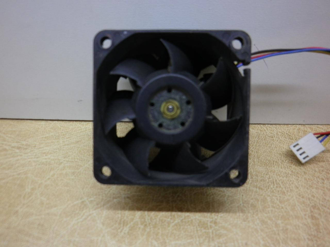 

Кулер 12 в 60х60х38 1,20 А