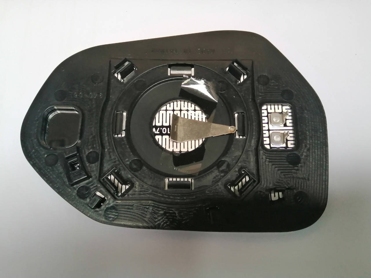 

Вкладыш левого зеркала Toyota Camry 70 2017-