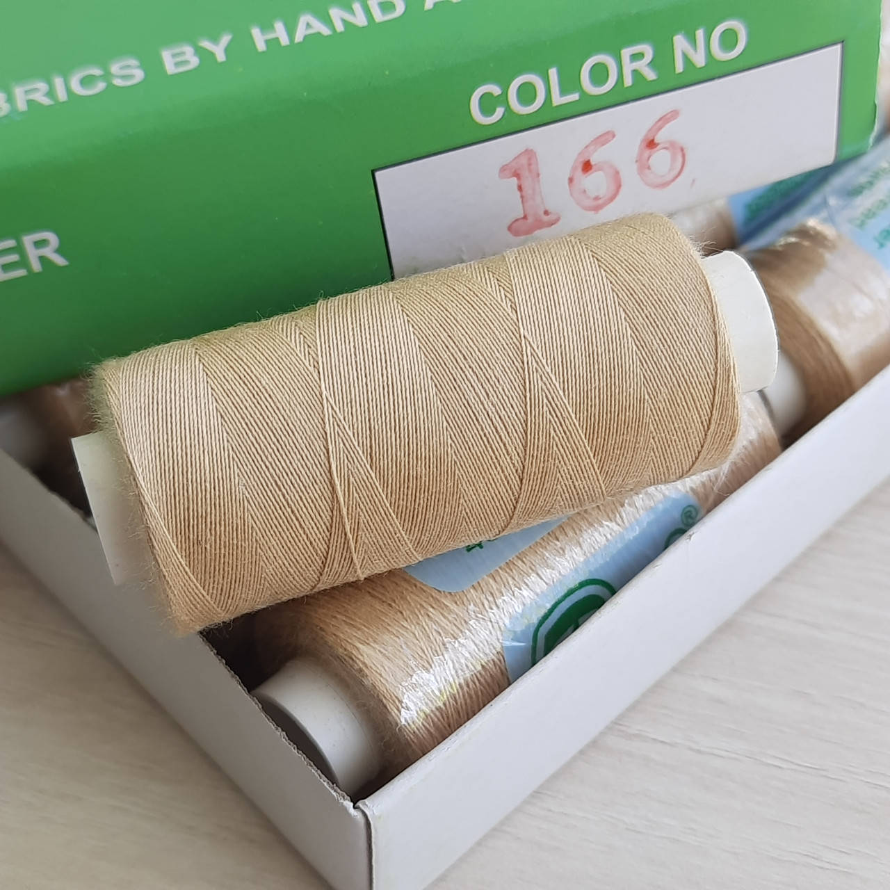 

Нитки Peri №40 котушка 400 ярд, бежева (166), Фиолетовый