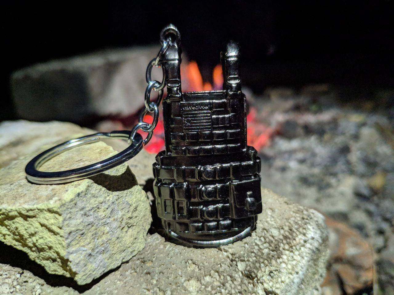 

Брелоки - брелок бронежилет жилет 3 уровень серебристый реквизит 6см pubg Seuno