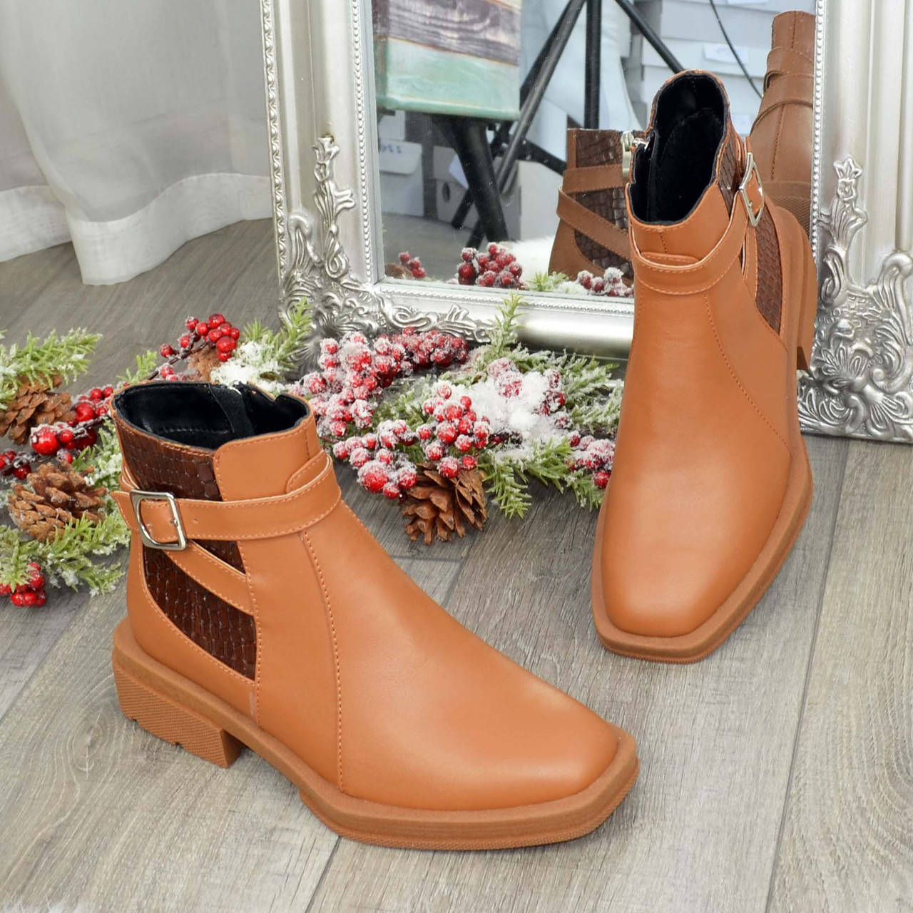 

Ботинки женские кожаные с квадратным носком. Цвет рыжий