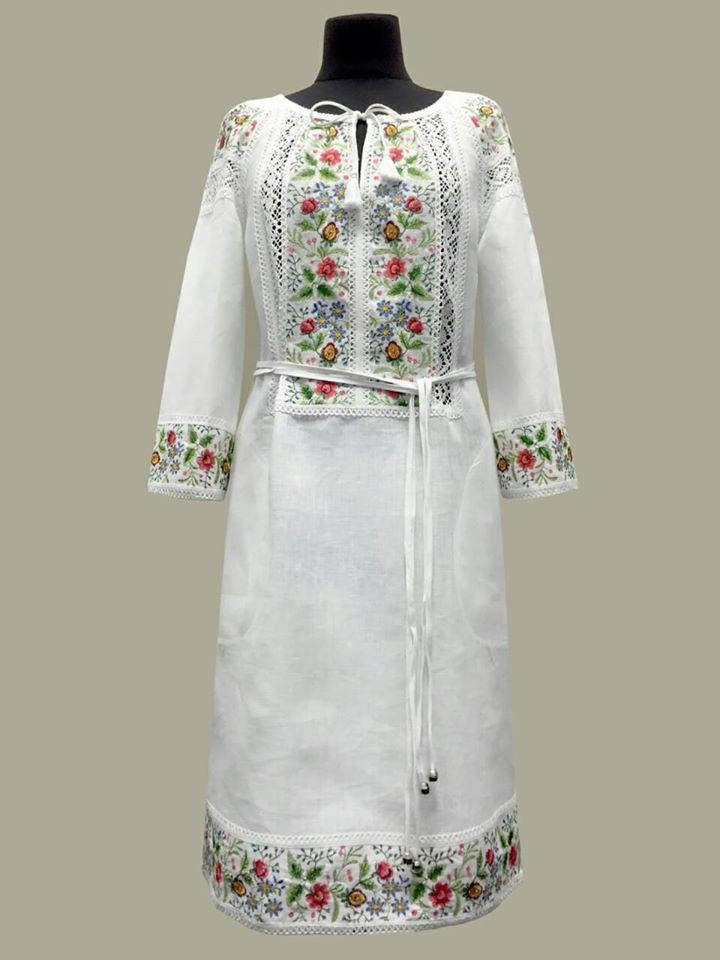 

Вишите плаття на білому льоні Ятрань, Белый