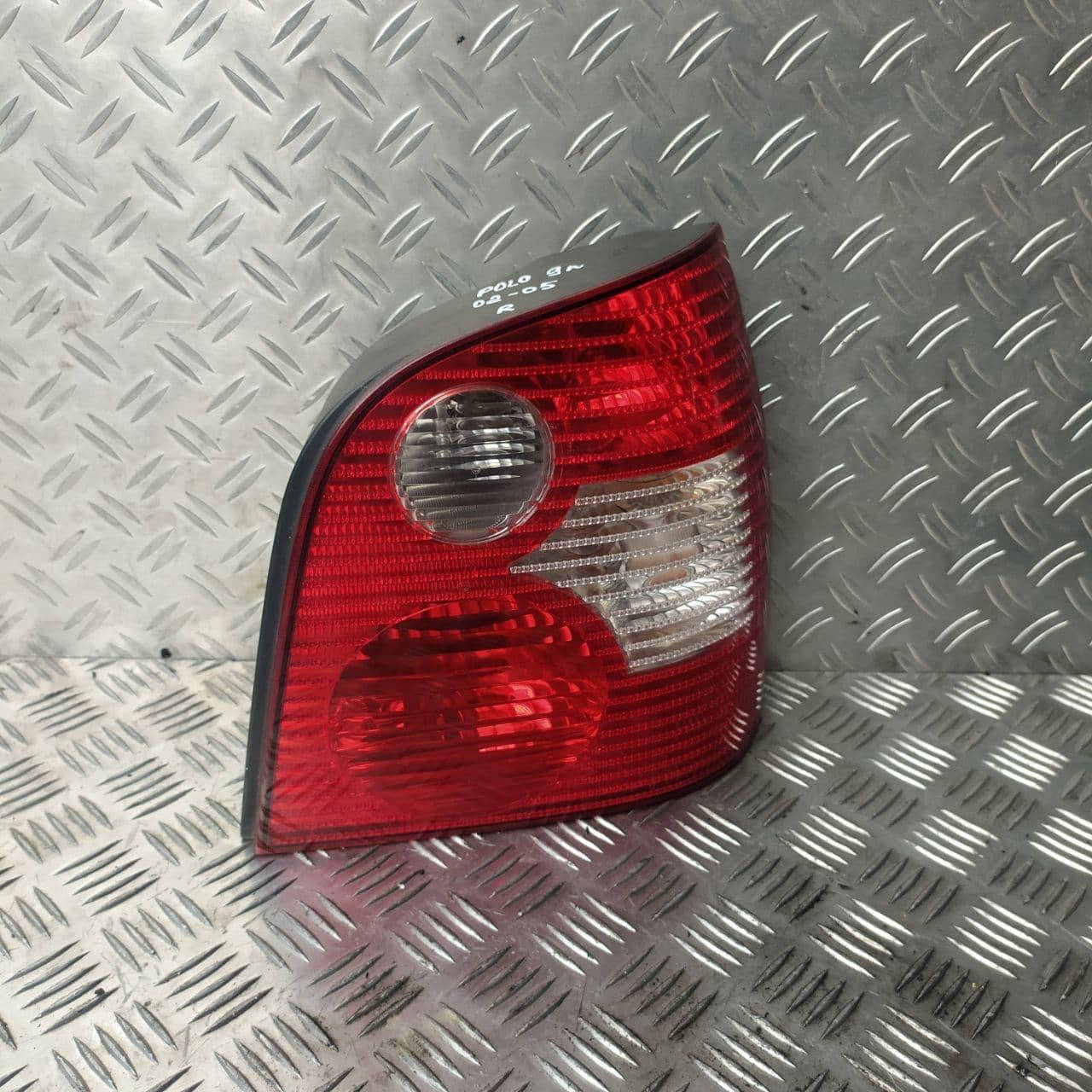 

Задний правый фонарь для Volkswagen Polo 9n (2001-2005) 6Q6945096B, 6Q6945112A