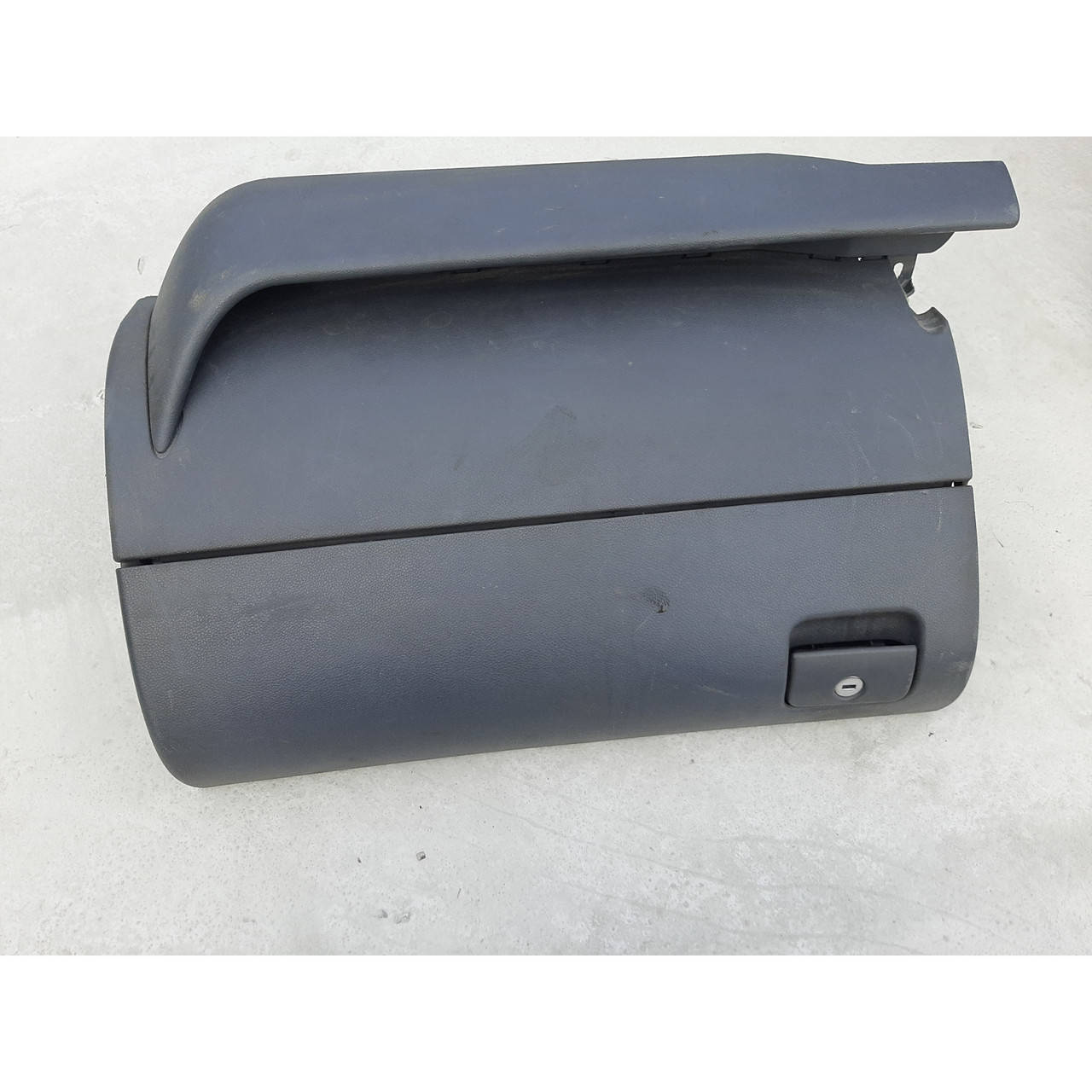 

Бардачок пассажирский Seat Toledo