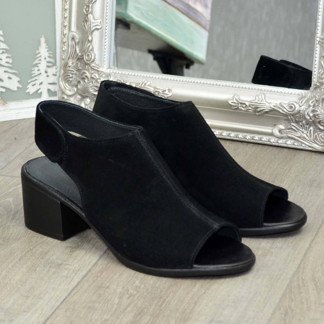 

Босоножки замшевые женские на каблуке, цвет черный