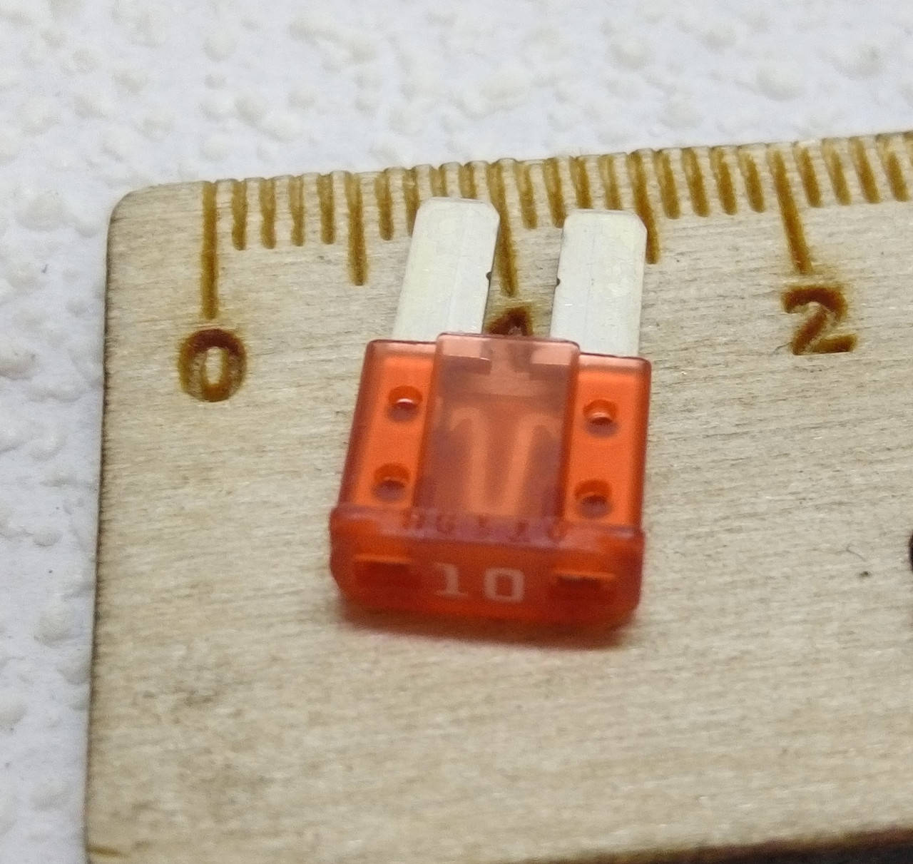 

Предохранитель автомобильный 10А типа FR2 (MINI-2)