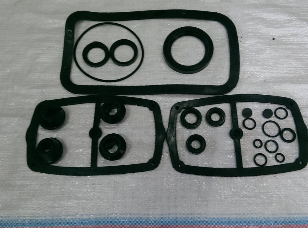 

Днепр,МТ мотоцикл Набор сальников с прокладкой поддона