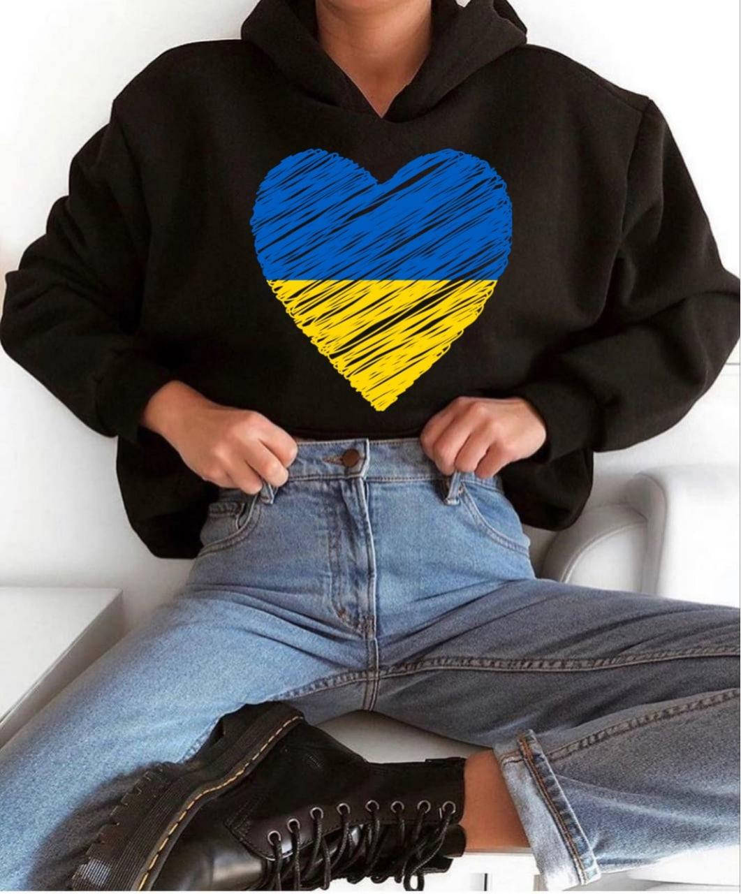

Женское патриотическое худи "З Україною в серці", Разные цвета