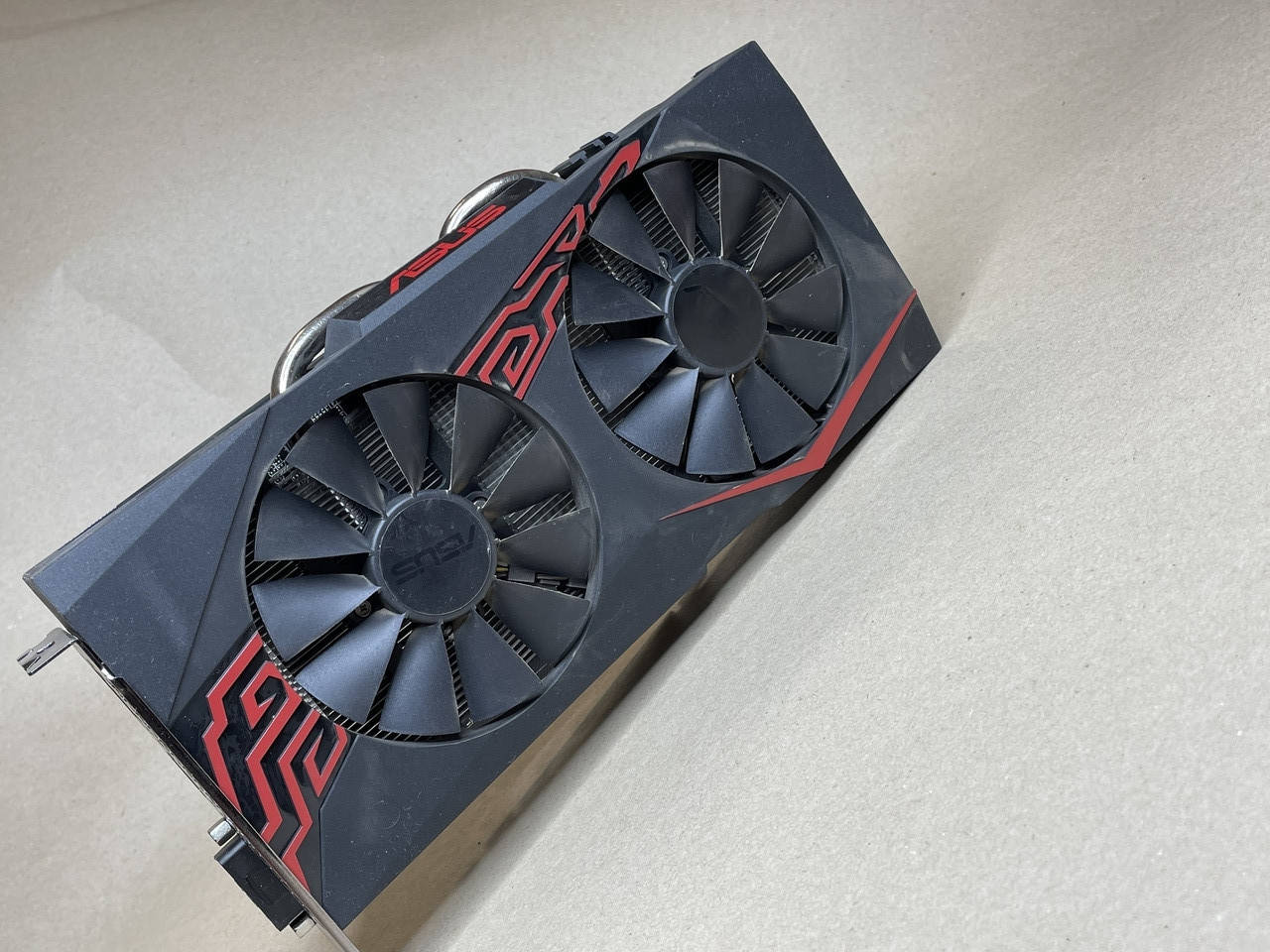 

Видеокарта ASUS radeon RX570 expedition 4GB