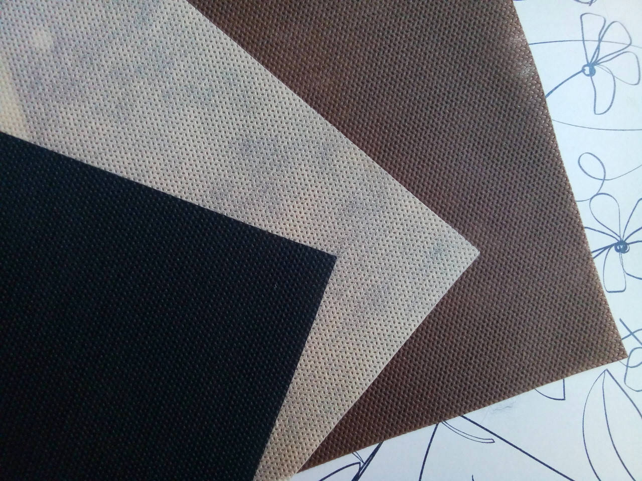 

Флизелин 60 1.6 беж коричневый черный, Разные цвета