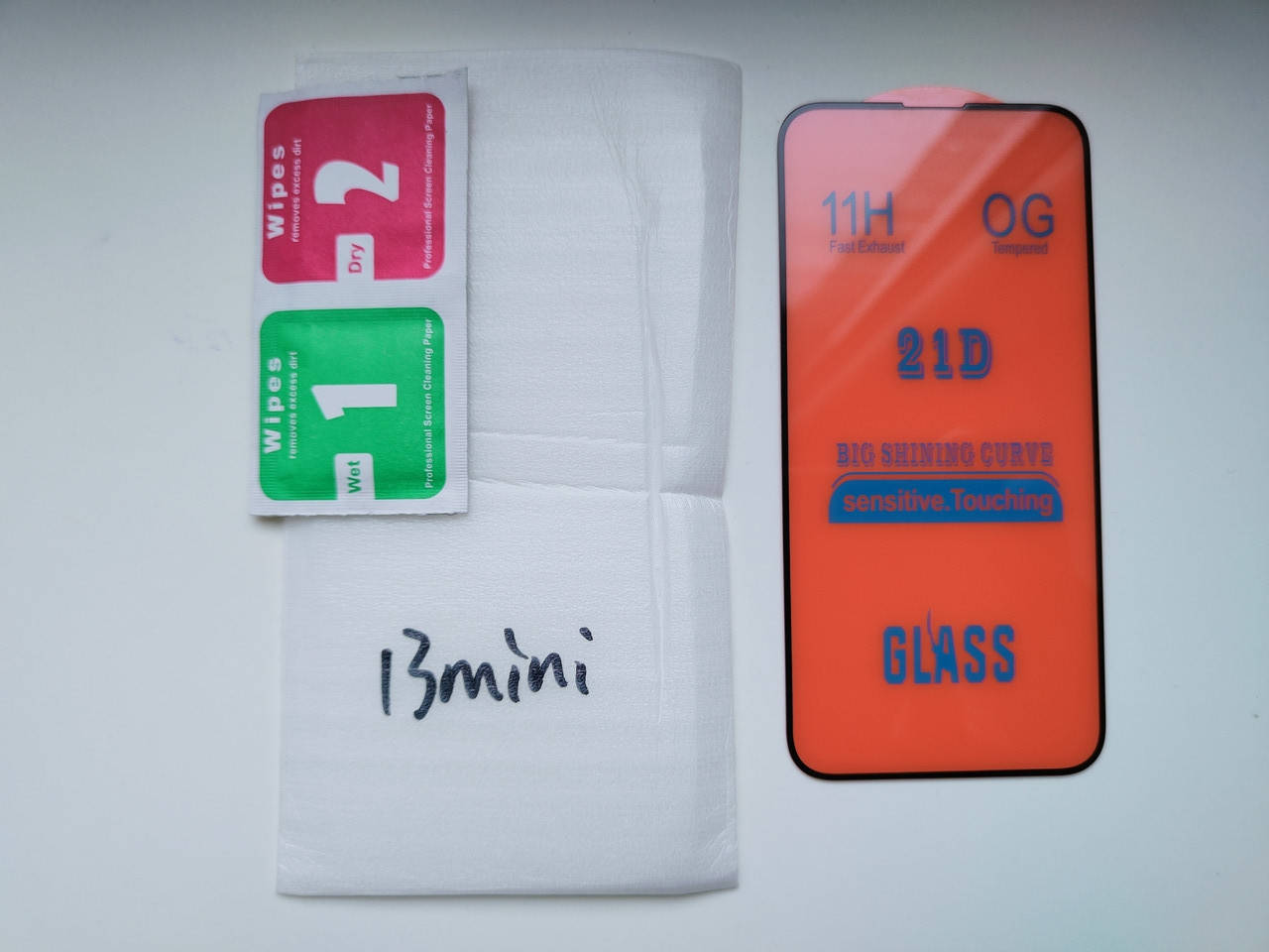 

Защитное стекло для Iphone 13 mini