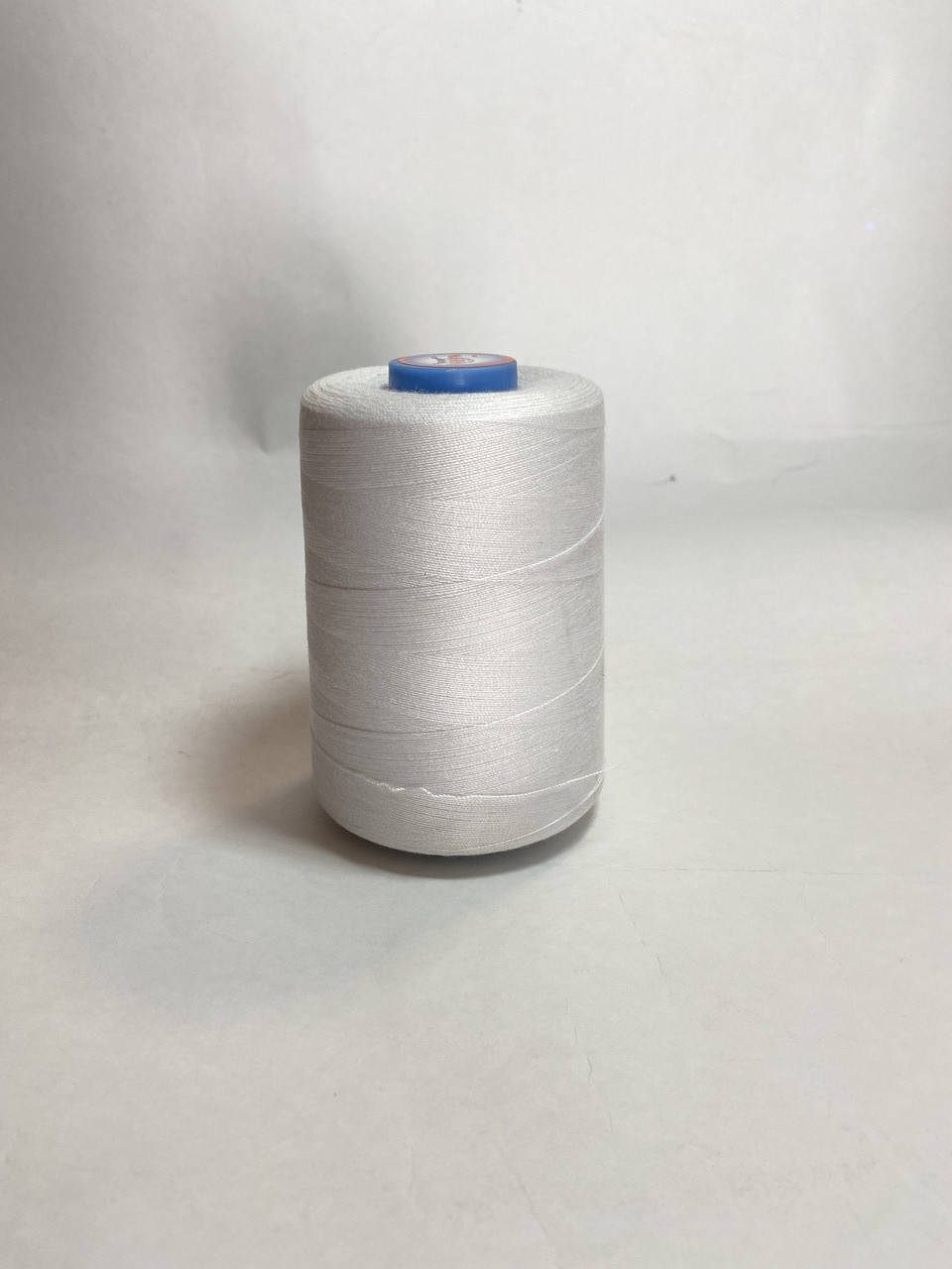 

Швейные нитки 20/2 MAXIMA, белый, Светло-серый