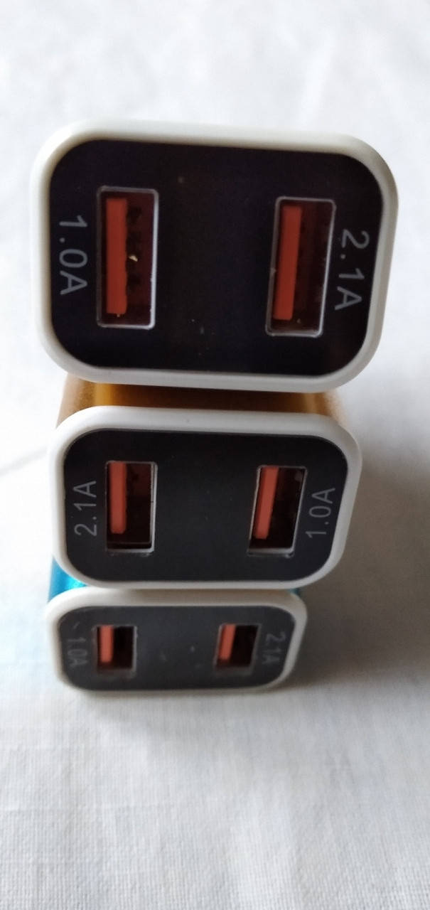 

USB зарядное устройство с индикацией в автомобиль от прикуривателя в авто