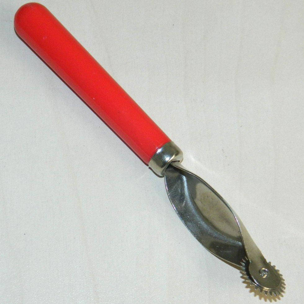 

Копир швейный. (Копировальный ролик-резец) (657-Л-0130)