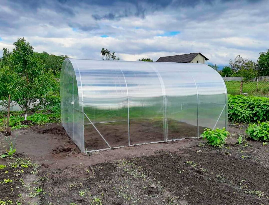 

Каркаси теплиць «Веган» шириною 3 м з квадратної оцинкованої труби 20х20х1 мм