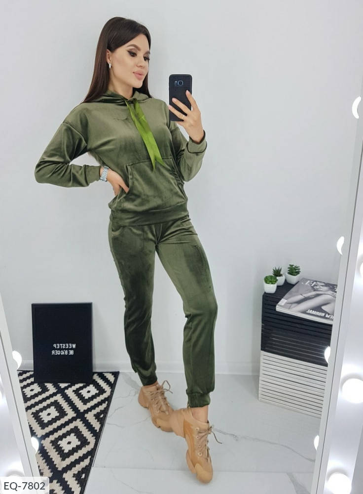 

Спортивный костюм женский мод. 015 велюр (50-52)(5цв) "NK Collection" недорого от прямого поставщика