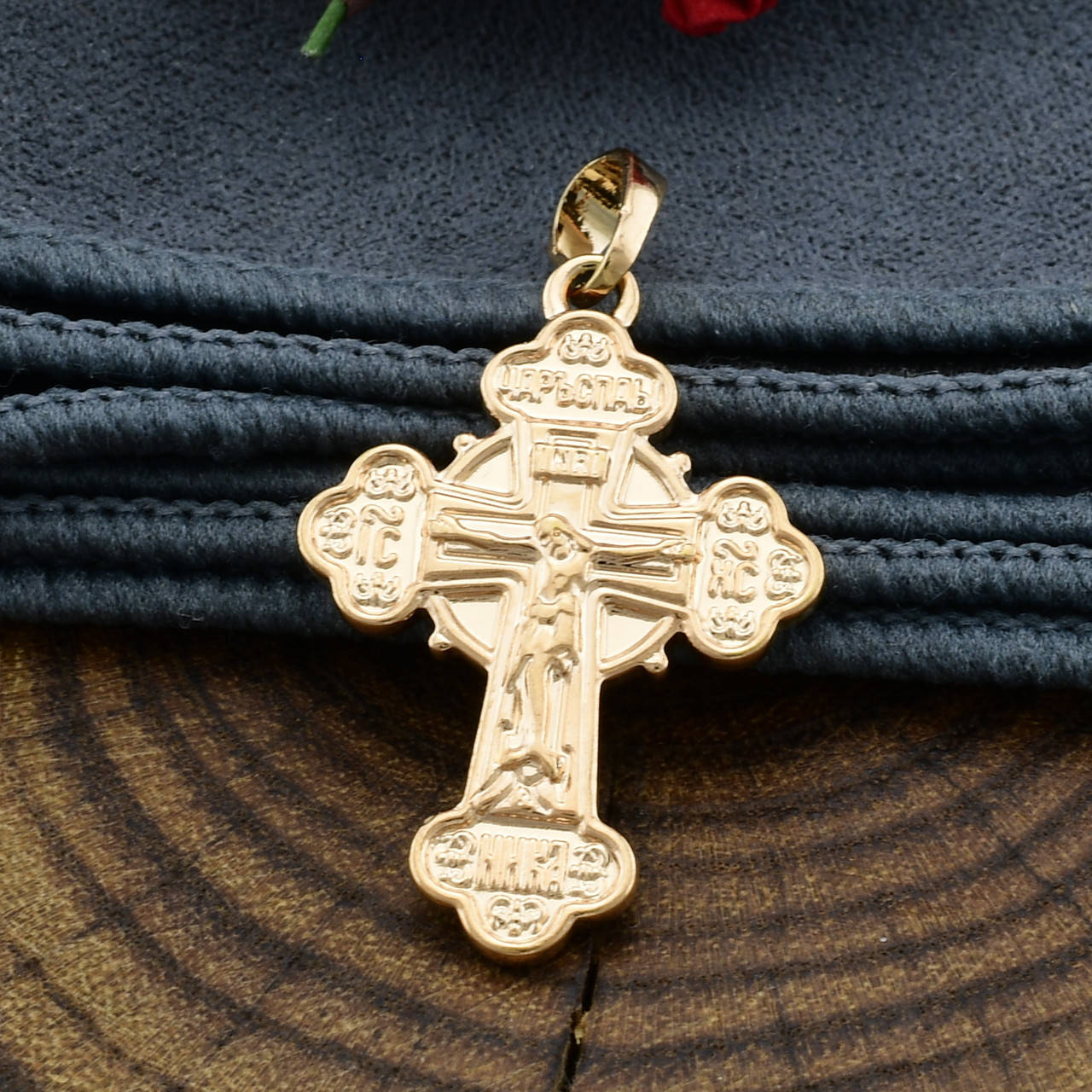 

Крестик Xuping для цепочки до 3 мм 71258 размер 31х18 мм вес 2.4 г позолота 18К