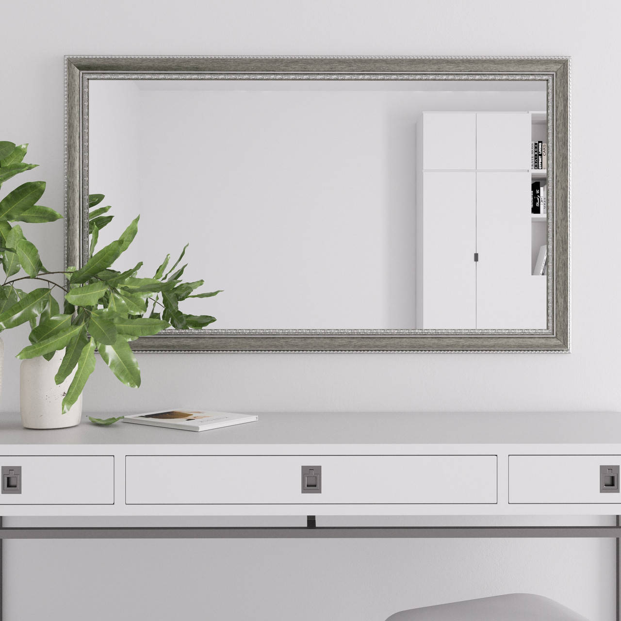 

Прямоугольное зеркало на стену 120х70 в серебряной раме Black Mirror в спальню ванную коридор прихожую, Серебристый