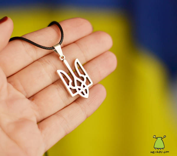 

Кулон "Герб України. Тризуб 28*15 мм". Колір срібло на шнурку