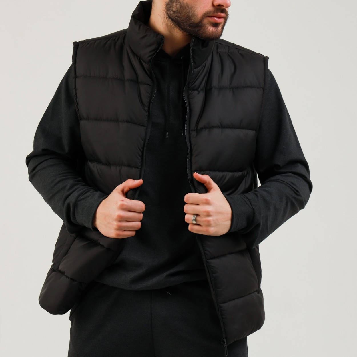 

Жилетка мужская осенняя весенняя демисезонная | Безрукавка черная